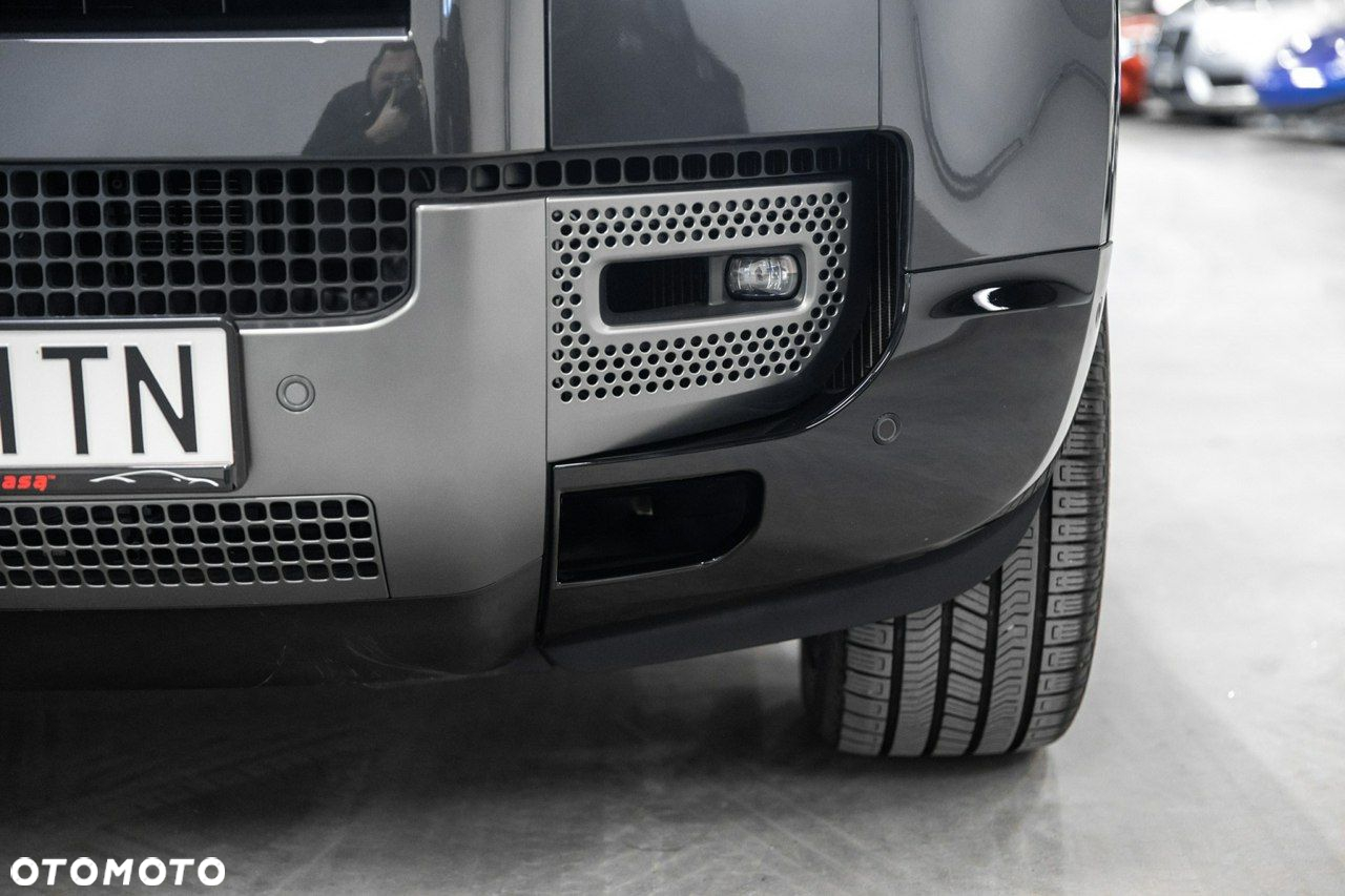 Land Rover Defender - 11