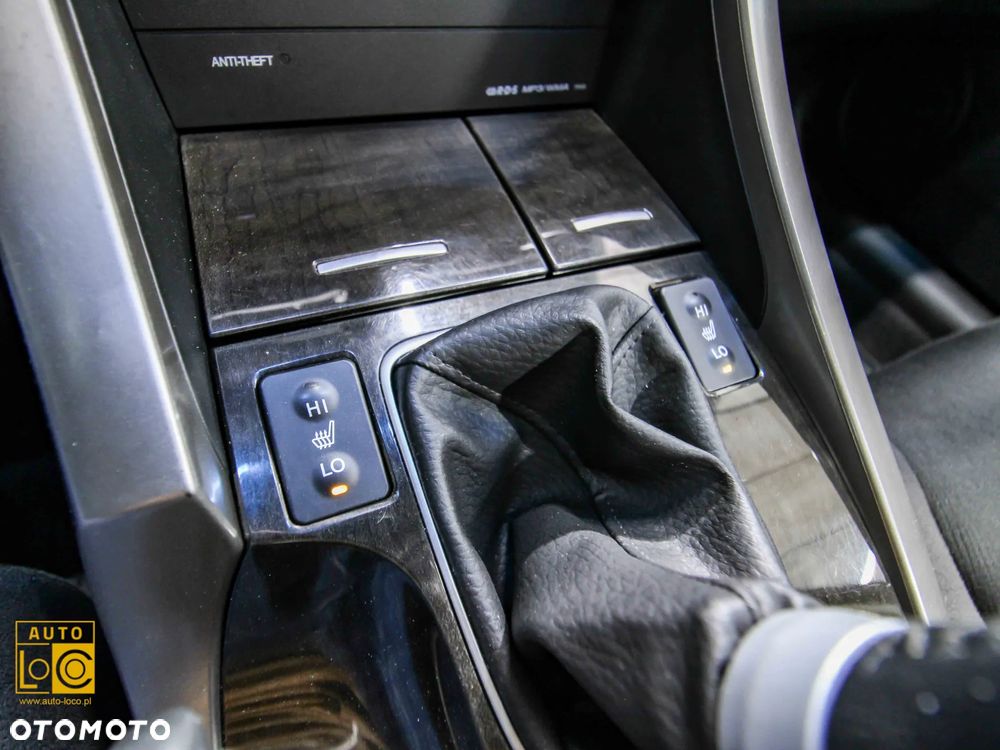 Honda Accord 2.0 Executive - 26