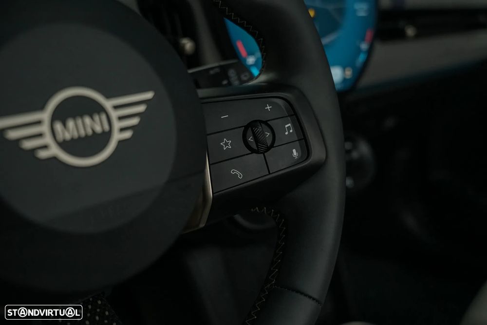 MINI 3 Portas Cooper C Favoured M - 13