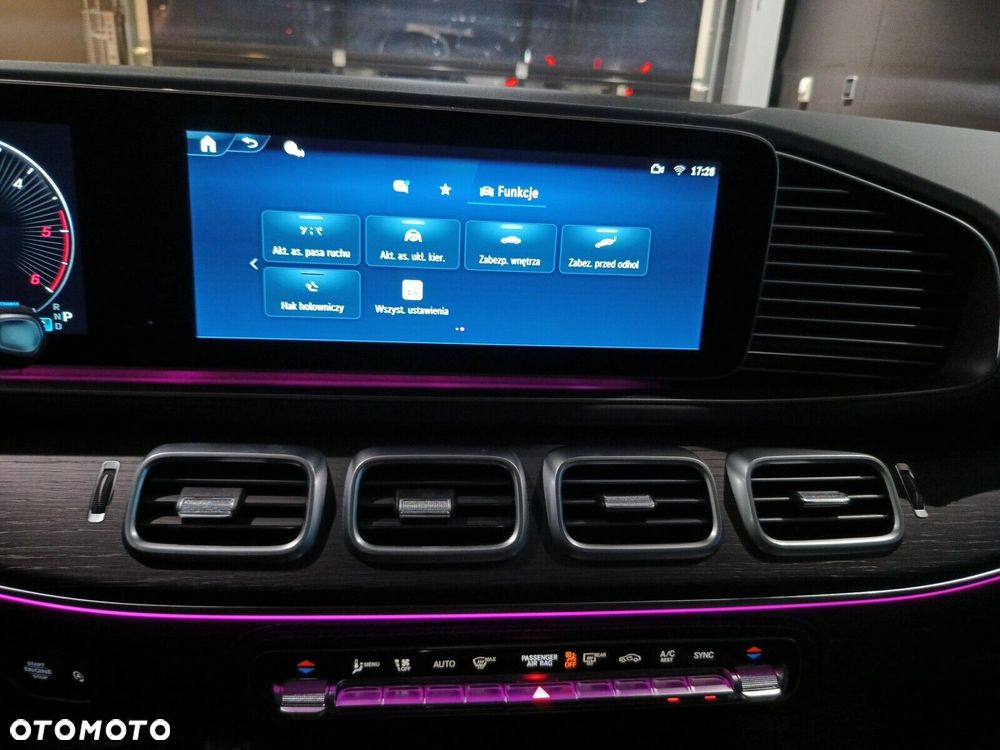 Mercedes-Benz GLS - 26