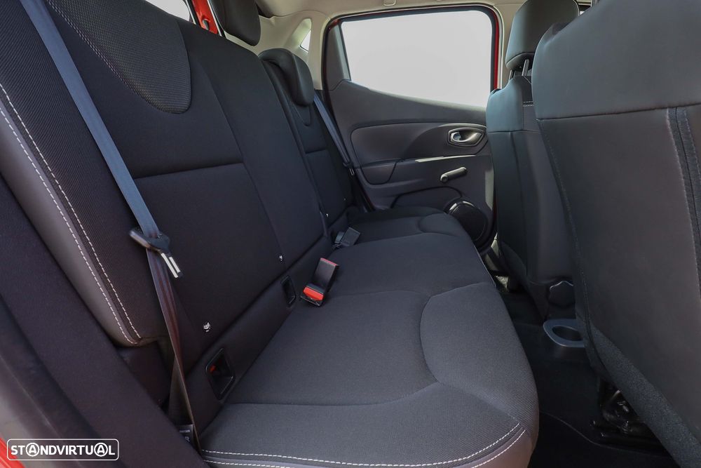 Renault Clio - 12