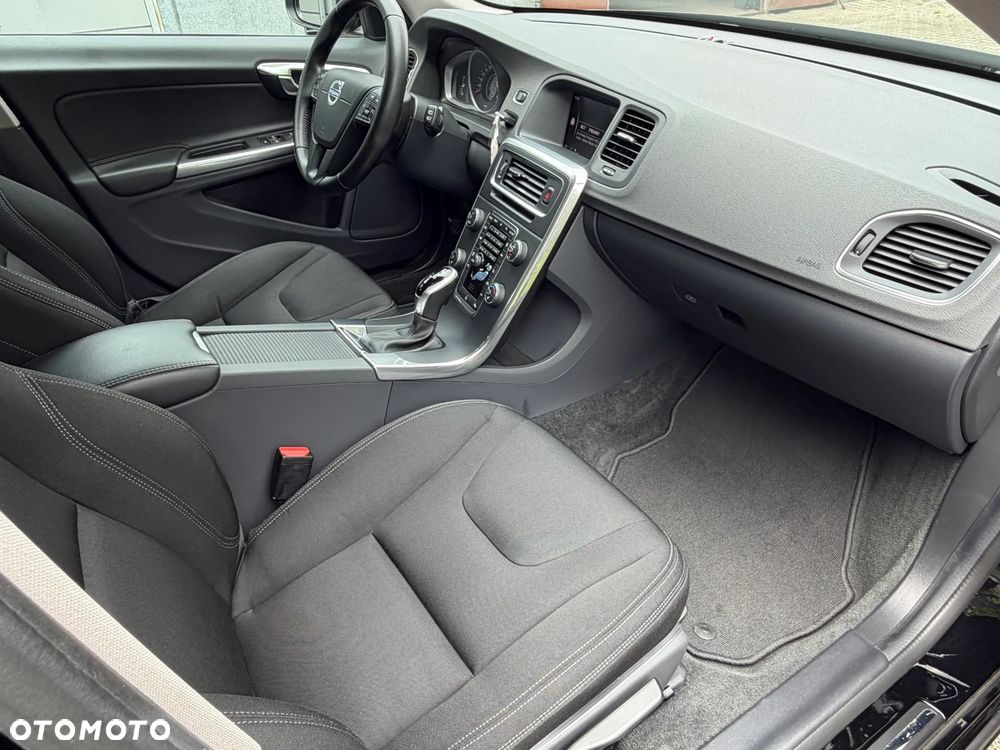 Volvo V60 D2 Geartronic Summum - 19