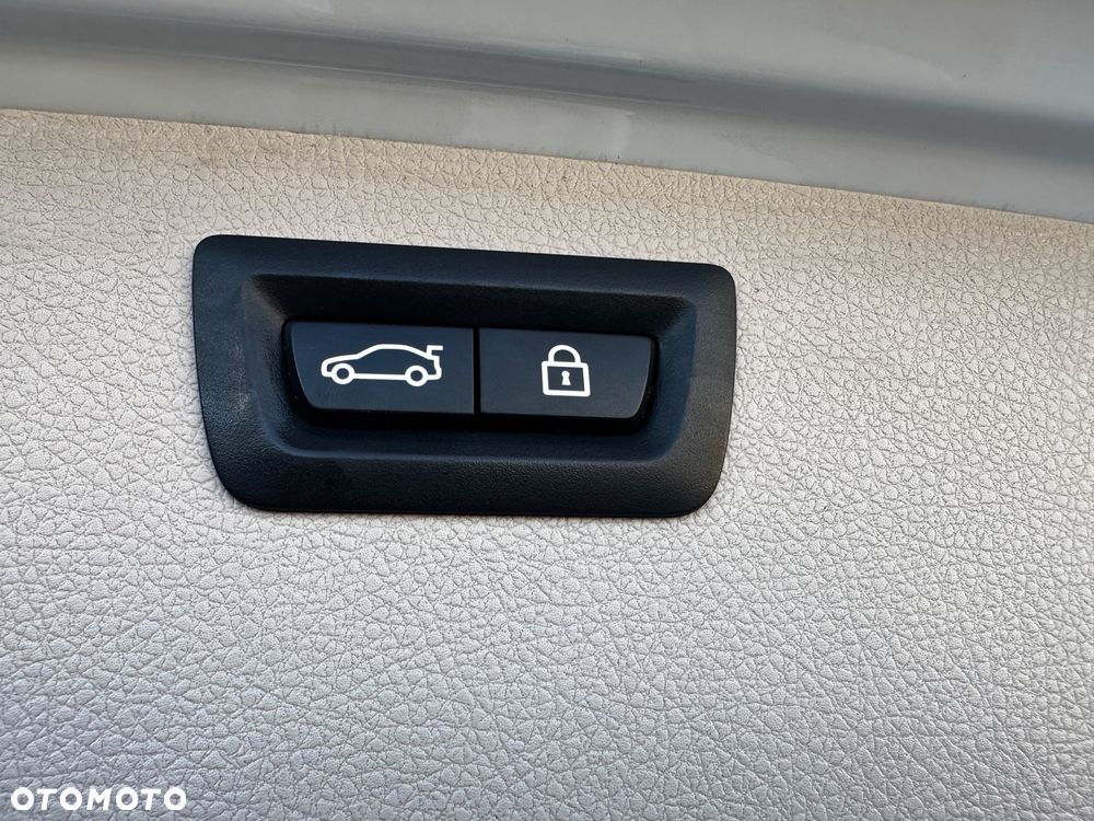 BMW Seria 3 320d Sport Line - 33