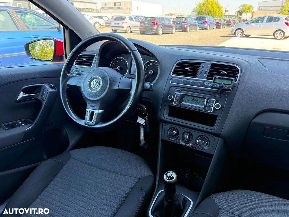 Volkswagen Polo 1.2 Attractive - 9