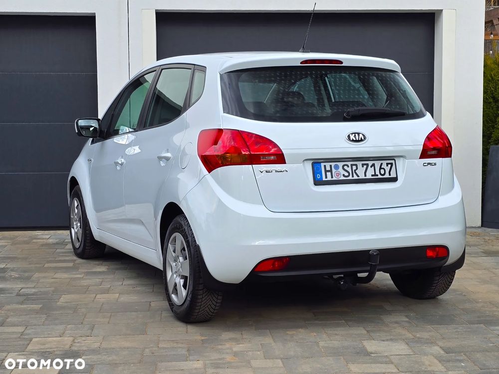 Kia Venga - 10