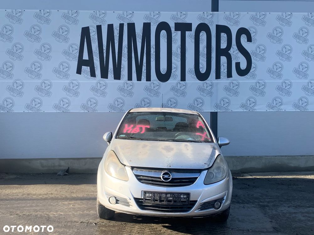 OPEL CORSA 2006 *SAMOCHÓD NA CZĘŚCI* 3852 MASKA, LAMPA, DRZWI, LUSTERKO, ZDERZAK, GRILL, BŁOTNIK, KLAPA, BELKA, DESKA, FOTELE, KANAPA, ĆWIARTKA KIEROWNICA, TARCZE, ZACISKI, ZAWIESZENIE, KOMPLETNY PRZÓD, KOMPLETNY TYŁ, LICZNIK, ZEGARY, PRAWE LEWE PRZÓD TYŁ - 2