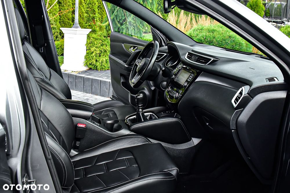 Nissan Qashqai 1.6 DIG-T TEKNA+ - 17