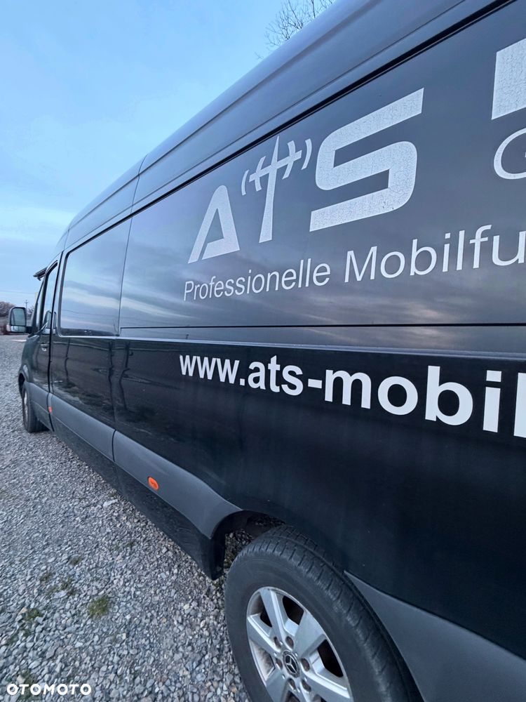 Mercedes-Benz 319 - 27