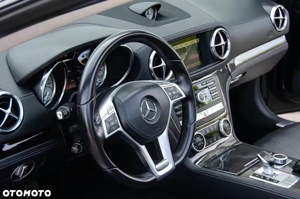 Mercedes-Benz SL - 22