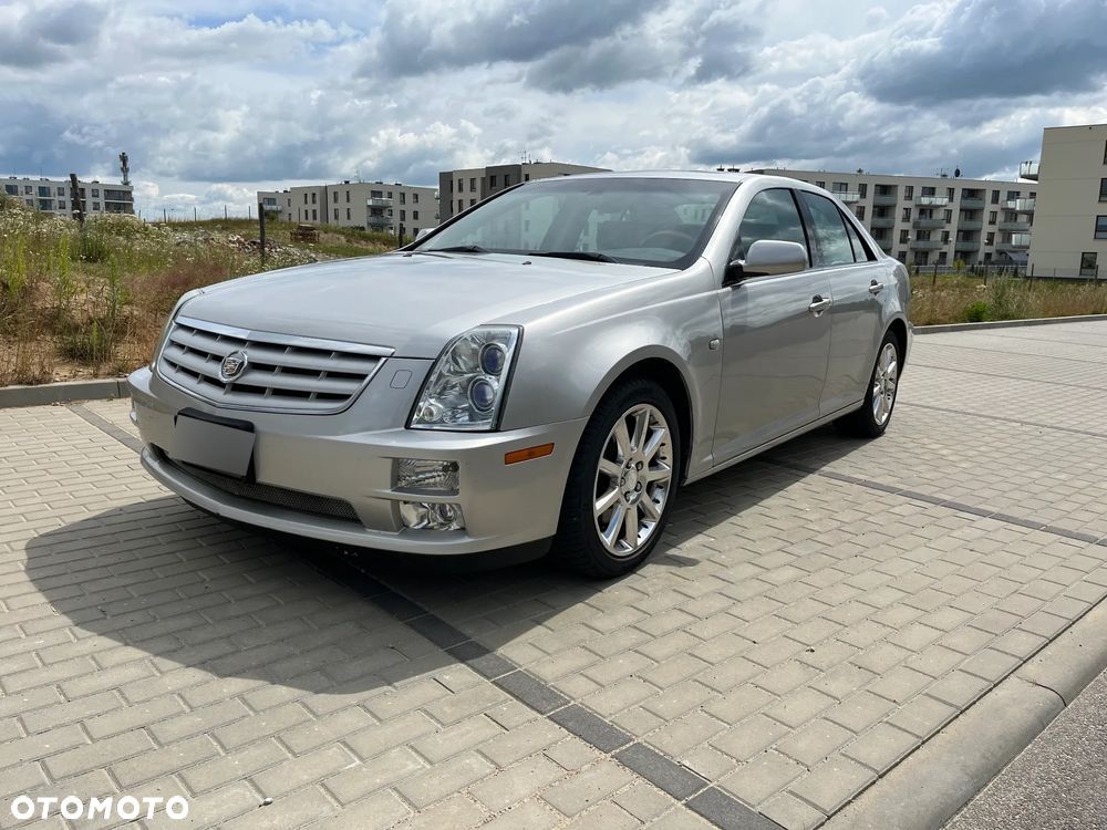 Cadillac STS - 1