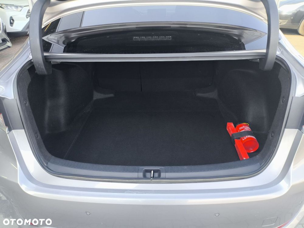 Toyota Corolla 1.8 Hybrid Executive - 13