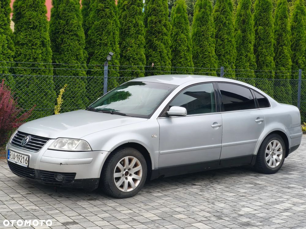 Volkswagen Passat 1.9 TDI Highline - 2