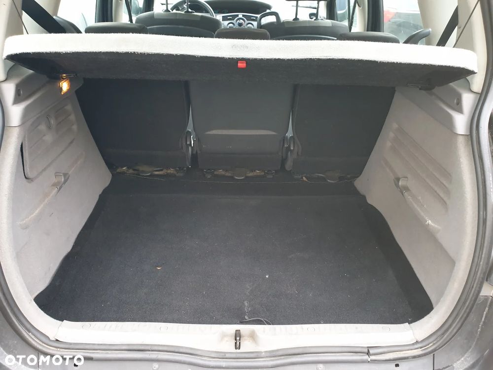 Renault Scenic 1.9 dCi Confort Expression - 11