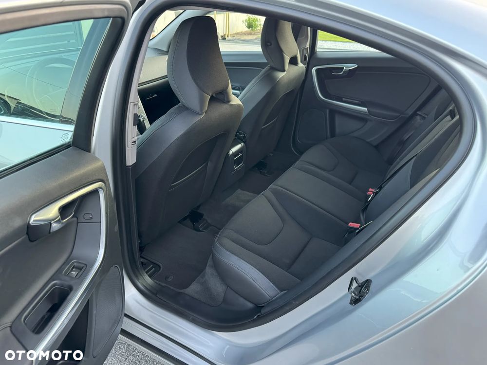 Volvo S60 D3 Geartronic Summum - 30