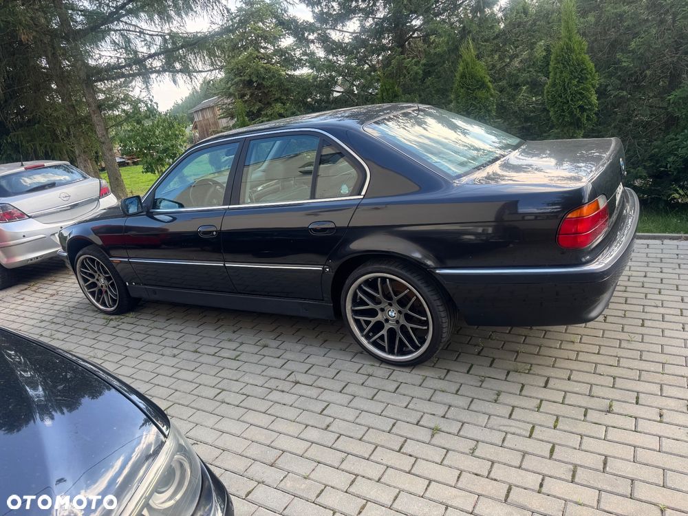 BMW Seria 7 - 19