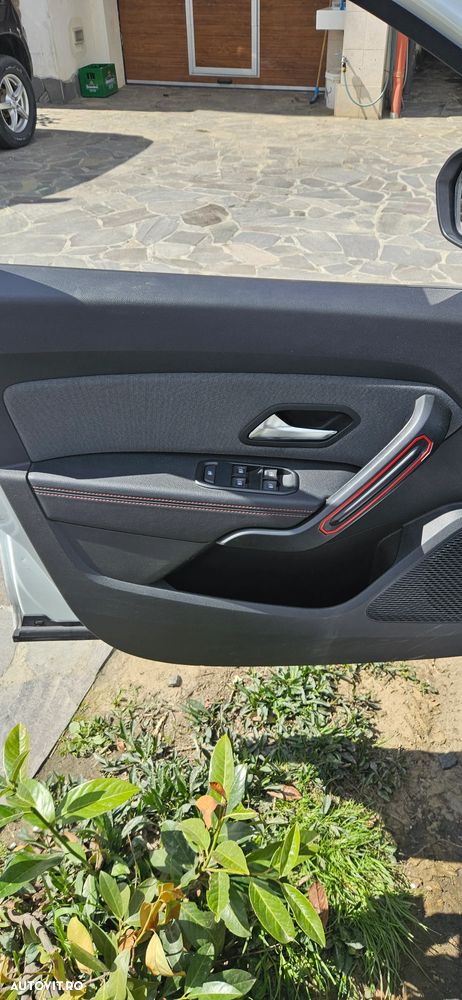 Dacia Duster TCe 130 2WD GPF Prestige - 13