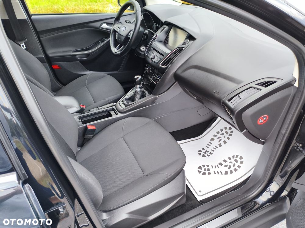 Ford Focus 1.6 TDCi DPF Start-Stopp-System Titanium - 24