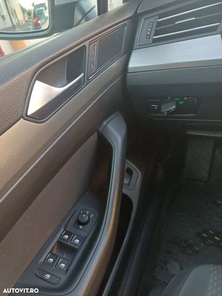 Volkswagen Passat 1.6 TDI Advance - 12