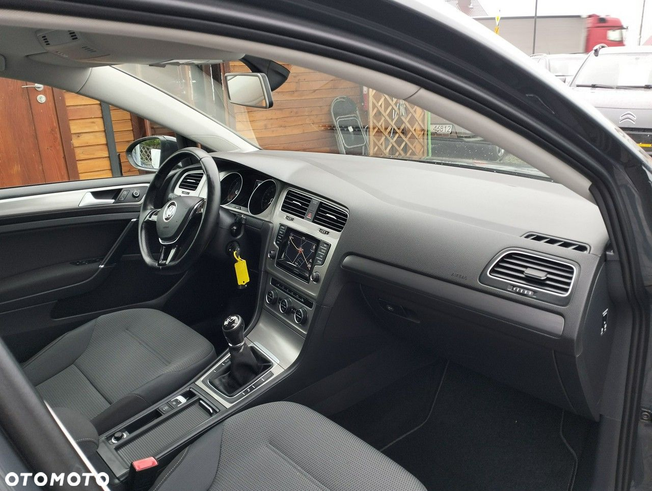 Volkswagen Golf 1.6 TDI BlueMotion Technology Comfortline - 20