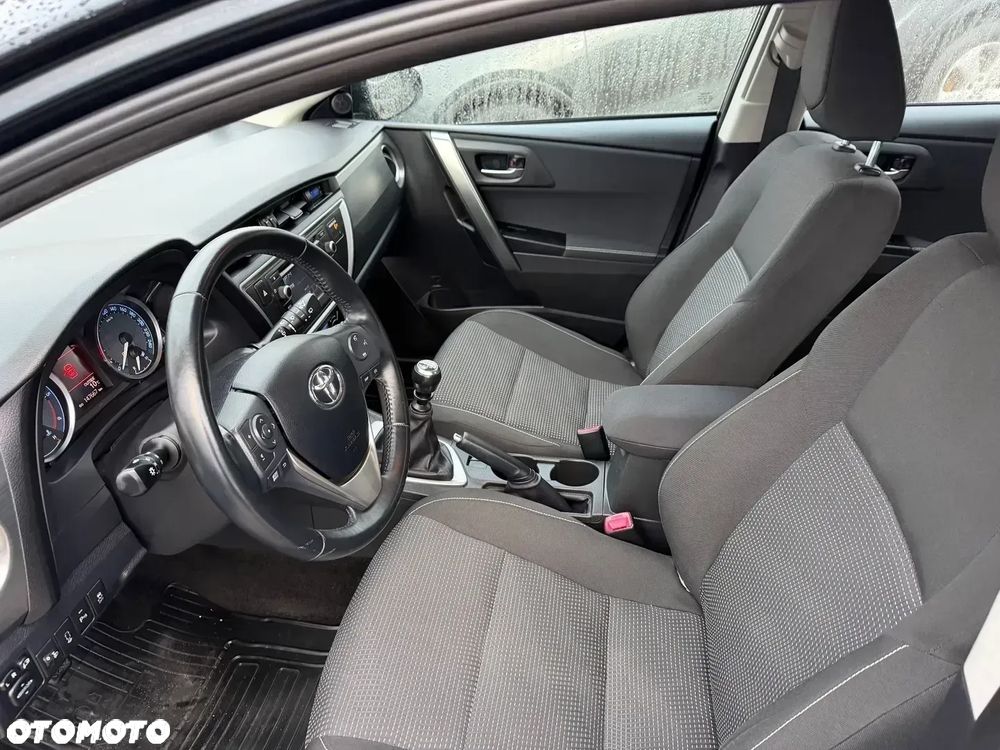 Toyota Auris 2.0 D-4D Edition - 10