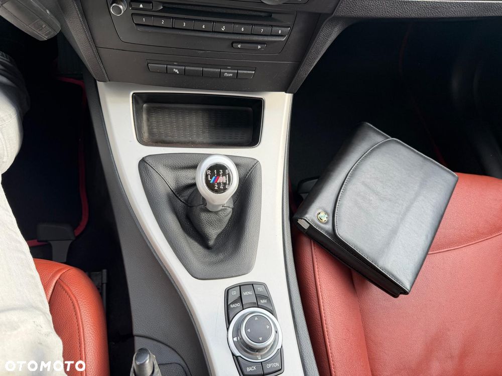 BMW Seria 3 318d DPF Edition Exclusive - 16