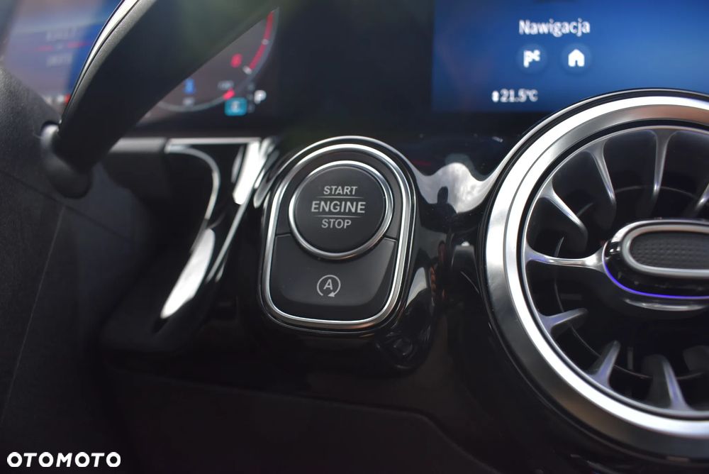 Mercedes-Benz GLA 200 d - 36