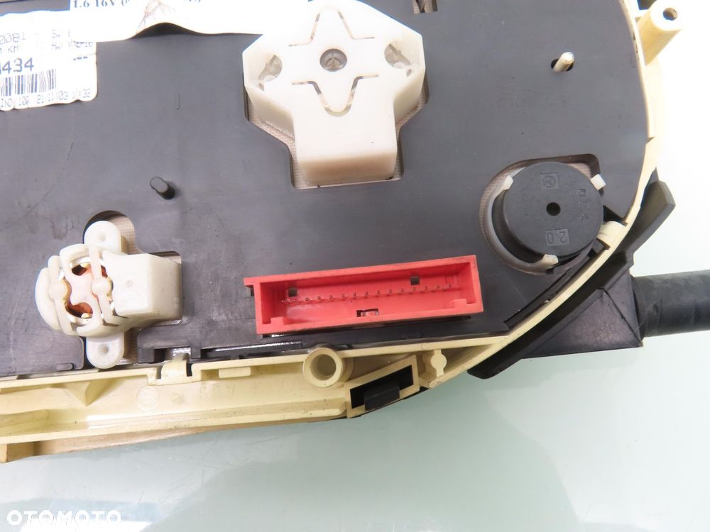 LICZNIK RENAULT LAGUNA II 1.6 8200328434 - 4