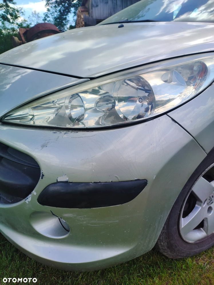 Peugeot 207 1.4 - 6