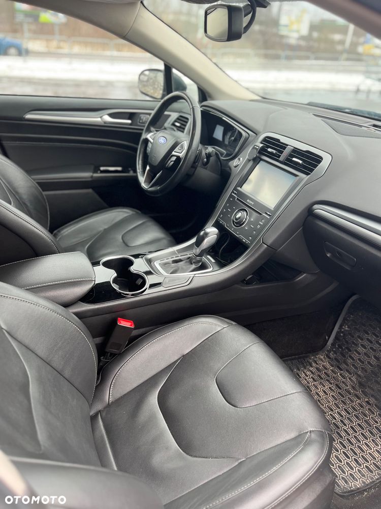 Ford Fusion 2.0 EcoBoost Titanium - 11