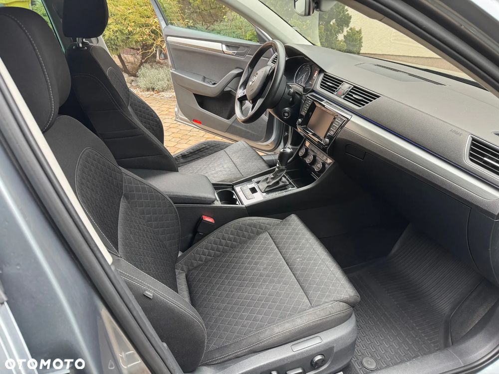 Skoda Superb 2.0 TDI Style DSG - 10