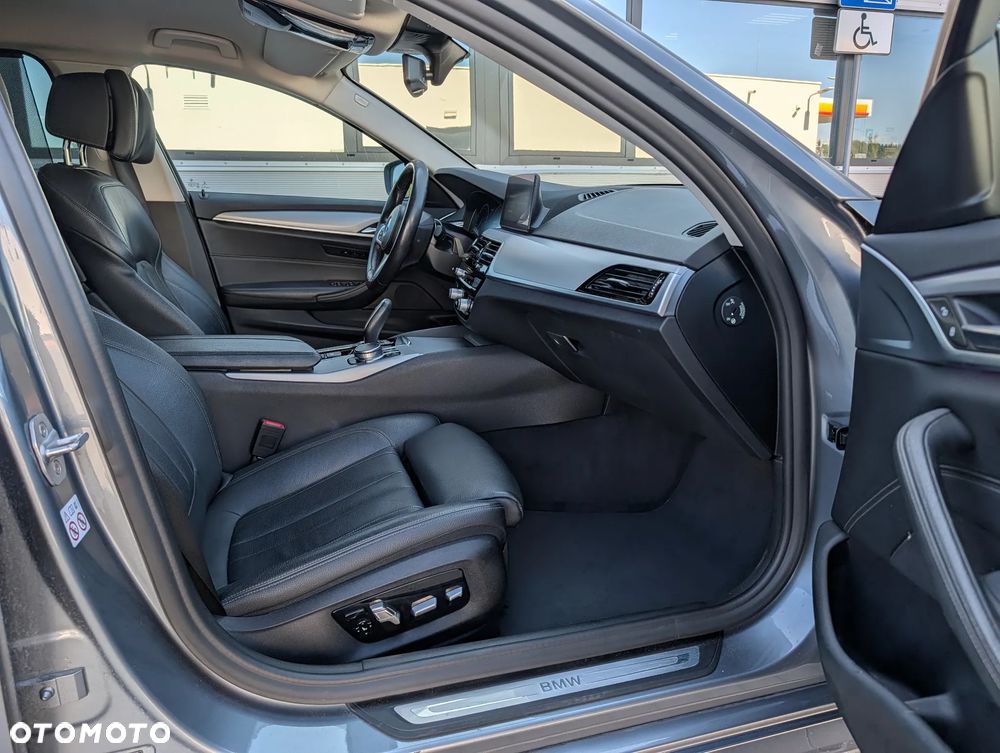 BMW Seria 5 530d xDrive Sport Line - 15