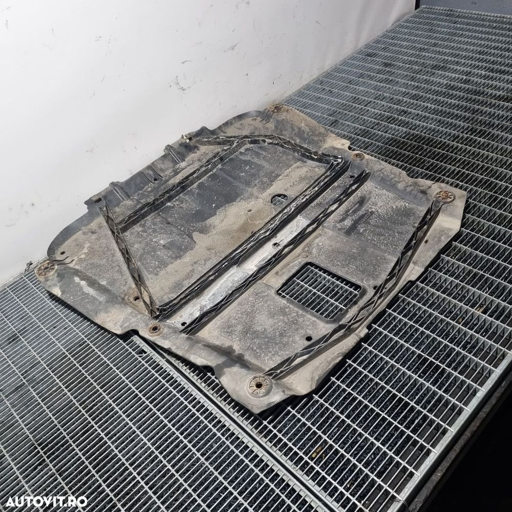 Scut motor Dacia Sandero 2 0.9 B 2012 - 2016 (1472) 758900184r - 2