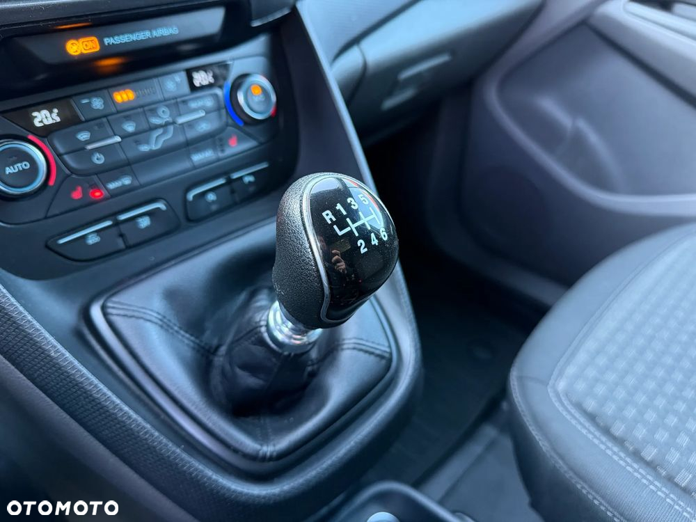 Ford Transit Connect - 32