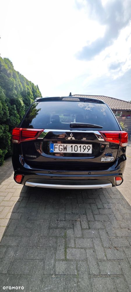 Mitsubishi Outlander Instyle NAVI + - 20