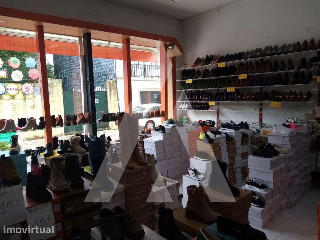 Sapataria para trespasse, no centro de Águeda! - Grande imagem: 3/18