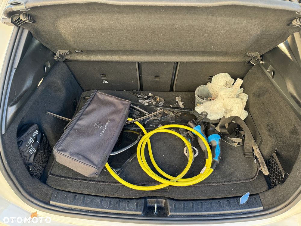 Mercedes-Benz EQA 250+ Electric Art - 34