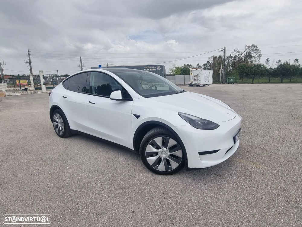 Tesla Model Y Standard - 1