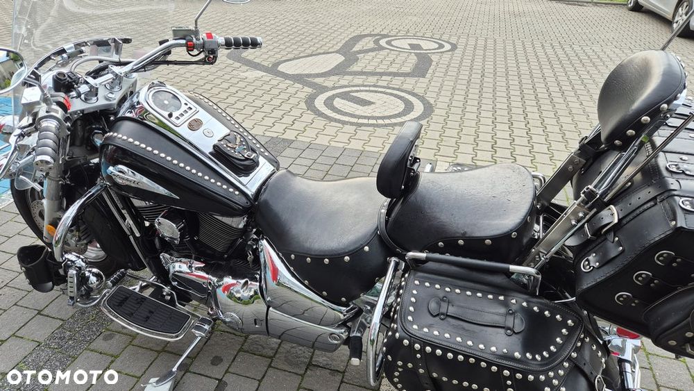 Suzuki Intruder - 13