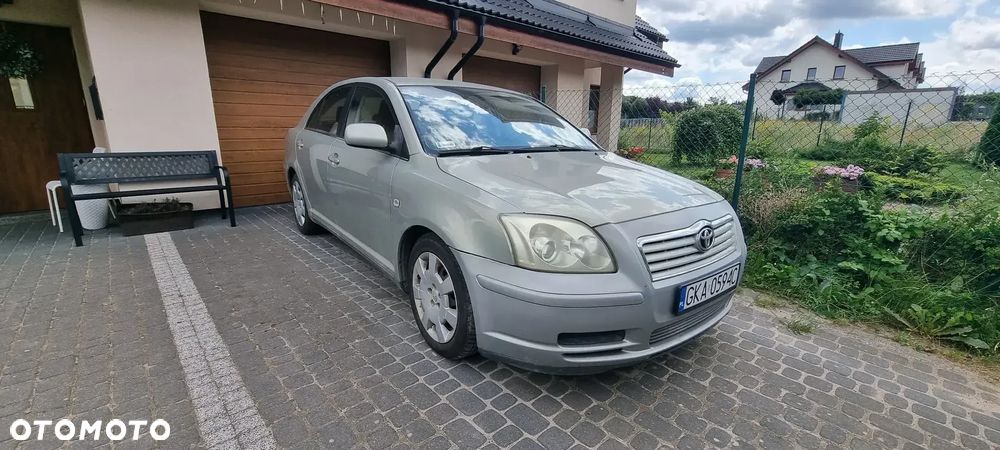 Toyota Avensis 1.8 VVT-i Terra - 1
