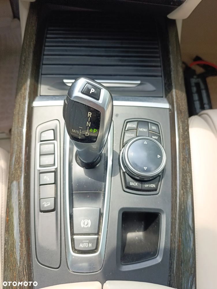 BMW X5 xDrive40d - 13