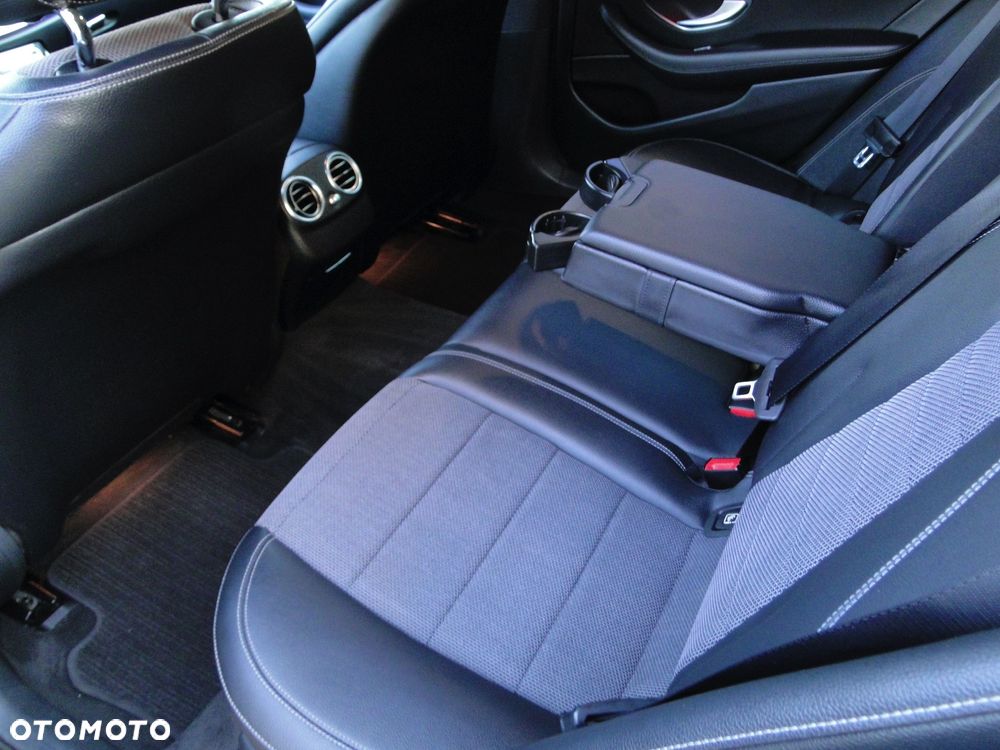 Mercedes-Benz Klasa E 220 d 9G-TRONIC - 16