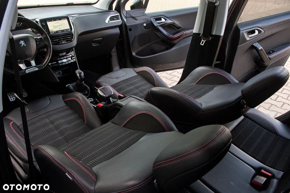 Peugeot 2008 PureTech 110 Stop&Start GT-Line Edition - 33