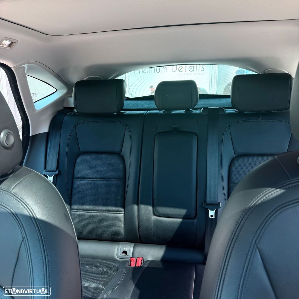 Jaguar E-Pace 2.0 i4D R-Dynamic S - 31