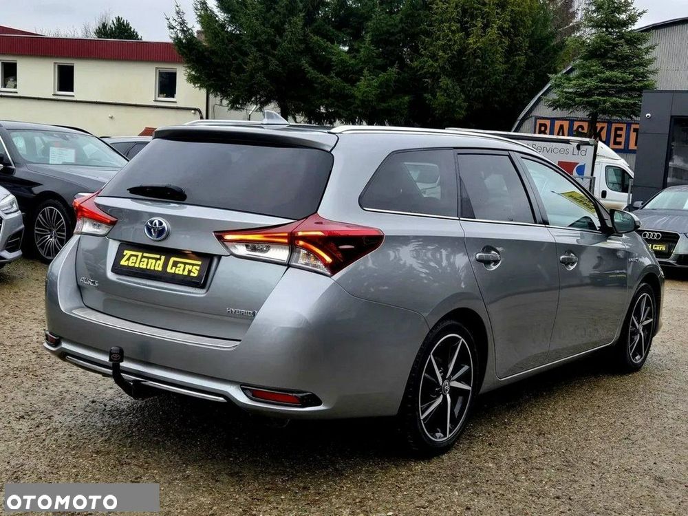 Toyota Auris 1.8 HSD Prestige - 10