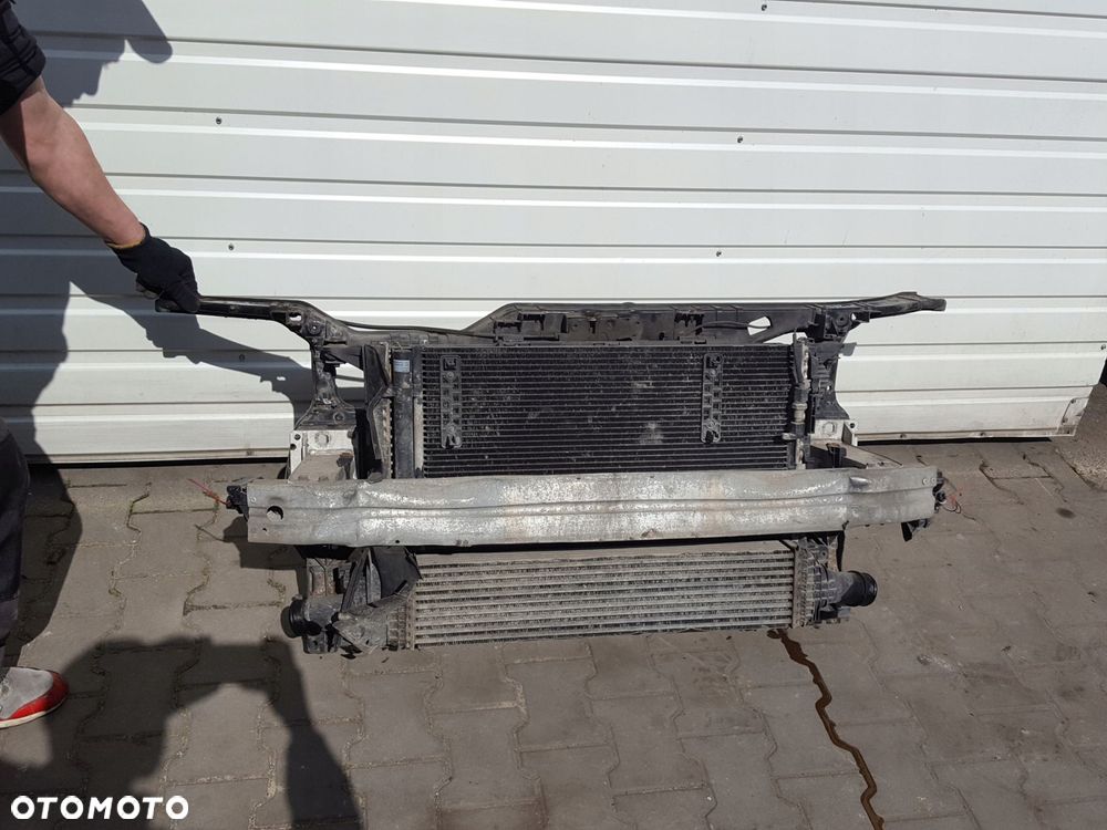 AUDI A4 B8 LIFT 11r- 2.0 TDI PAS PRZEDNI CHŁODNICE - 1