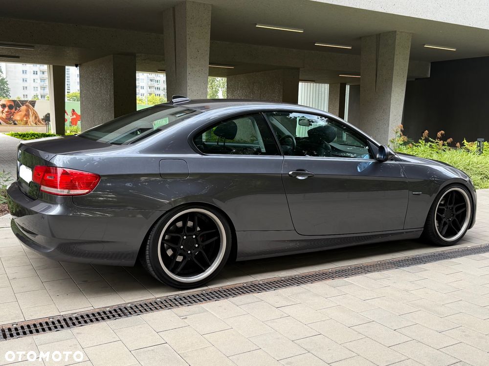 BMW Seria 3 320i Coupe - 15