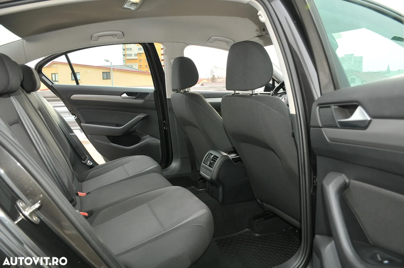 Volkswagen Passat Variant 2.0 TDI DSG (BlueMotion Technology) Comfortline - 12