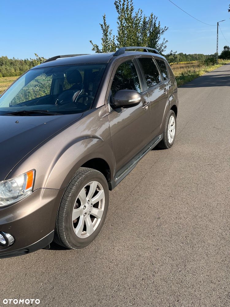 Mitsubishi Outlander 2.4 Instyle NAVI CVT - 1