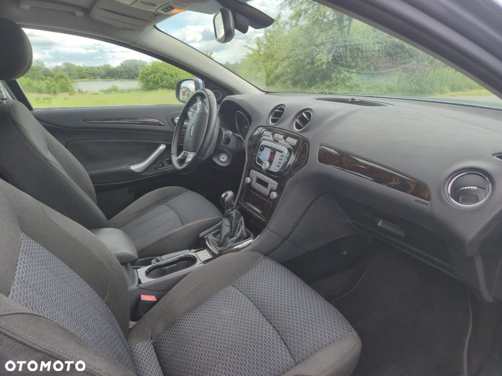 Ford Mondeo 2.0 Ghia Executive - 10