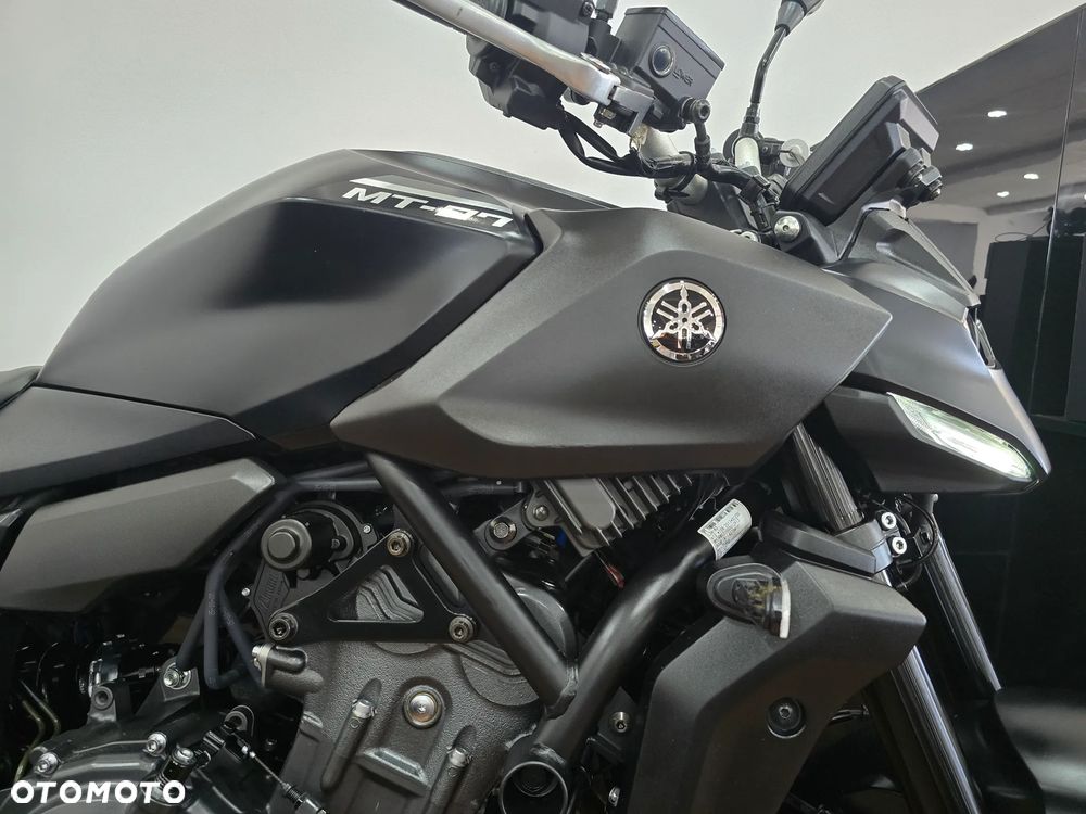 Yamaha MT - 24